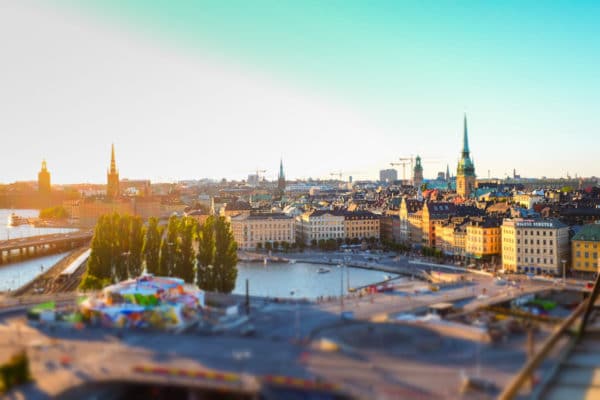 Photo du centre ville de Stockholm en Tiltshift lors d'une soirée d'été.