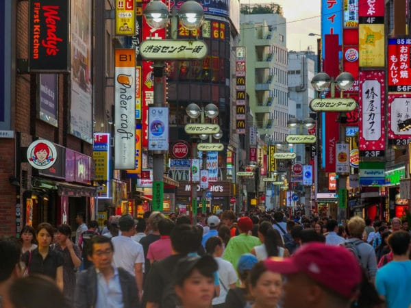 Une photo de la foule à Shibuya à Tokyo